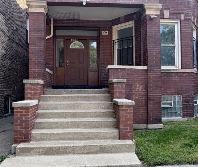6239 S Eberhart Ave #2, Chicago, IL 60637